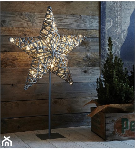 BERG Star Table 80CM Rattan - zdjęcie od Tomix.pl Lampy i oświetlenia do domu, biura, ogrodu, przemysłowe i oświetlenie zewnętrzne - Homebook