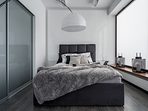 Białe żaluzje drewniane - Sypialnia, styl minimalistyczny - zdjęcie od ANWIS Sp. z o.o.