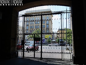 Brama w Warszawie na MDM-ie. - zdjęcie od Nowak i Nowak Architekci