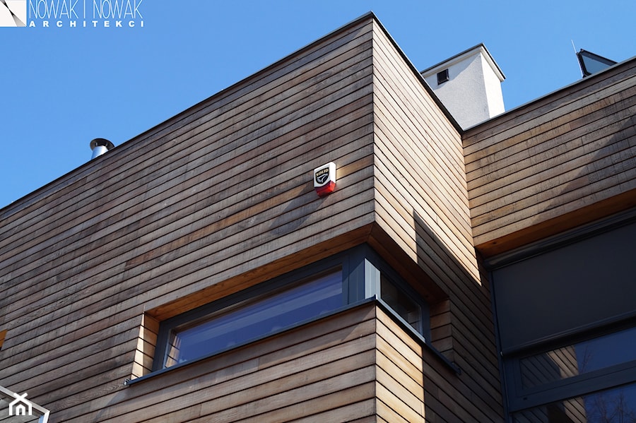 WŁOCHY - Średnie jednopiętrowe nowoczesne domy jednorodzinne drewniane, styl nowoczesny - zdjęcie od Nowak i Nowak Architekci