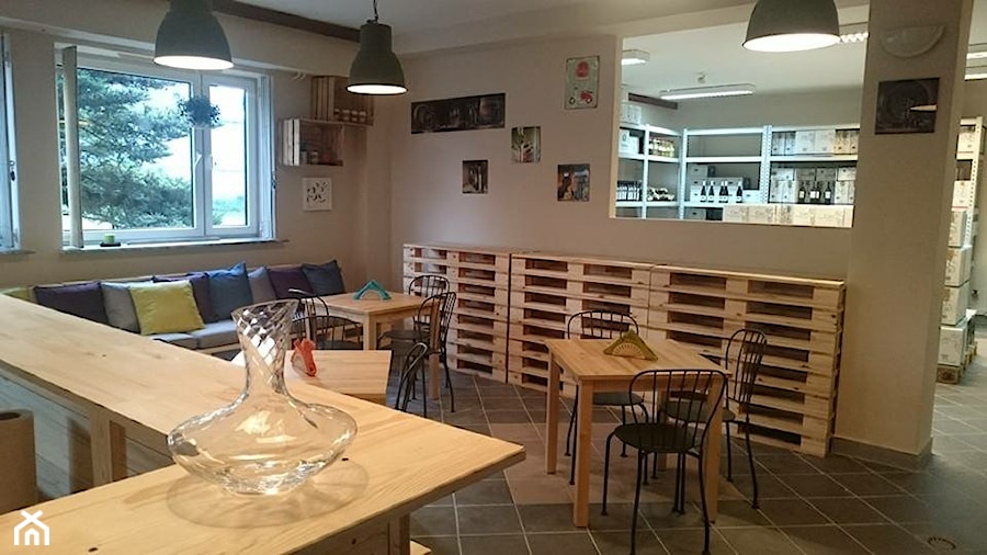 Wine Bar z palet i skrzynek - zdjęcie od FabrykaPalet