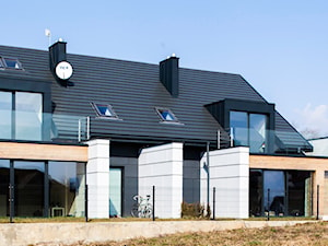 Dom bliźniak w Zielonkach - Średnie jednopiętrowe nowoczesne domy wielorodzinne murowane z dwuspadowym dachem, styl nowoczesny - zdjęcie od magda jagannathan pracownia projektowa JAGANNA