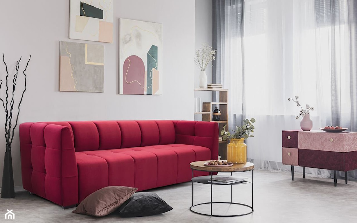 czerwona sofa