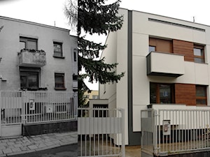 Metamorfoza elewacji domu w Poznaniu - Duże jednopiętrowe nowoczesne domy jednorodzinne murowane, styl nowoczesny - zdjęcie od RBA pracownia projektowa