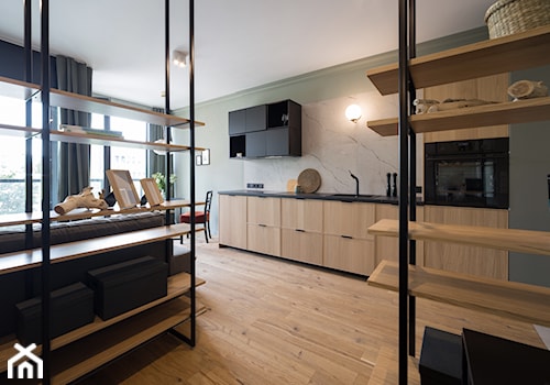 Mieszkanie_32m2 - Żoliborz - Średnia z salonem szara z zabudowaną lodówką z podblatowym zlewozmywakiem kuchnia jednorzędowa, styl nowoczesny - zdjęcie od MPROJEKT Architektura Wnętrz