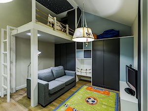 DOM RODZINNY GDAŃSK - Średni szary niebieski pokój dziecka dla nastolatka dla chłopca, styl nowoczesny - zdjęcie od STUDIO FORMA