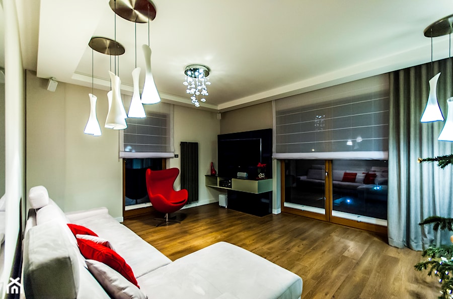 APARTAMENT Z POMARAŃCZOWYM AKCENTEM - Salon, styl nowoczesny - zdjęcie od STUDIO FORMA