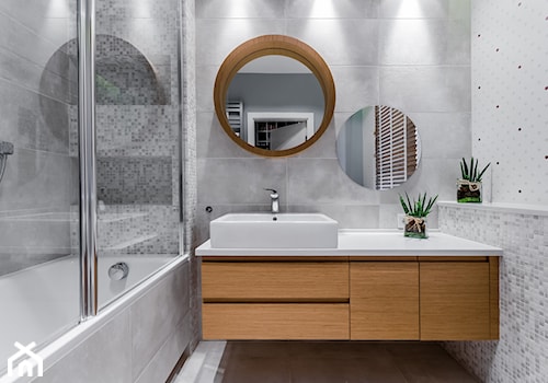 DOM RODZINNY GDAŃSK - Mała bez okna z punktowym oświetleniem łazienka, styl nowoczesny - zdjęcie od STUDIO FORMA