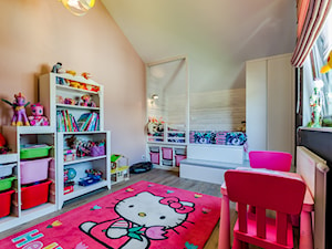 DOM RODZINNY GDAŃSK - Średni beżowy biały pokój dziecka dla dziecka dla dziewczynki, styl nowoczesny - zdjęcie od STUDIO FORMA
