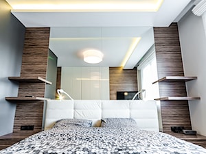 APARTAMENT Z OLIWKOWĄ DOMINANTĄ - Mała szara sypialnia, styl nowoczesny - zdjęcie od STUDIO FORMA