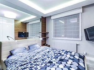 APARTAMENT Z OLIWKOWĄ DOMINANTĄ - Mała biała brązowa sypialnia, styl nowoczesny - zdjęcie od STUDIO FORMA