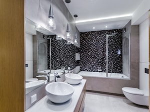 DOM RODZINNY GDAŃSK - Średnia bez okna z dwoma umywalkami z punktowym oświetleniem łazienka, styl nowoczesny - zdjęcie od STUDIO FORMA