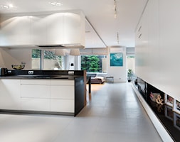Apartament w Suchym Lesie - Duży szary salon z kuchnią z jadalnią, styl nowoczesny - zdjęcie od Home Plan Joanna Mielczarek - Homebook