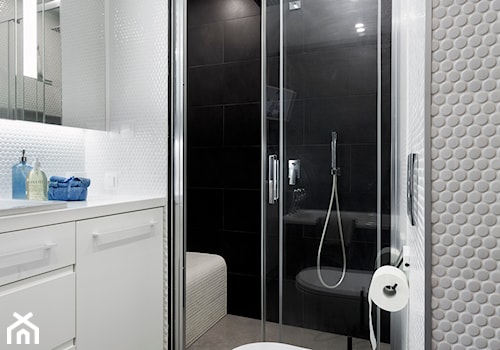 Mieszkanie w wielkiej płycie - Mała bez okna z punktowym oświetleniem łazienka, styl nowoczesny - zdjęcie od Home Plan Joanna Mielczarek