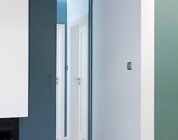 Apartament w Suchym Lesie - Mały biały zielony salon, styl nowoczesny - zdjęcie od Home Plan Joanna Mielczarek - Homebook