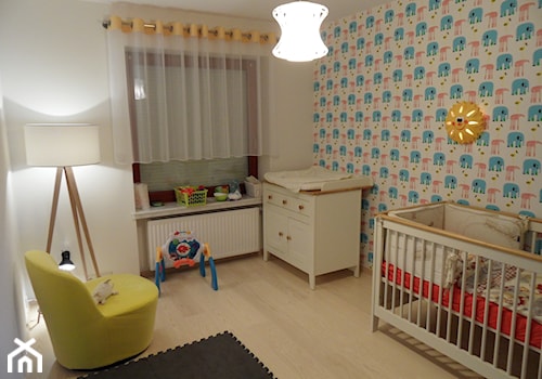 Wielki Kack - Średni szary pokój dziecka dla niemowlaka dla chłopca dla dziewczynki, styl skandynawski - zdjęcie od Arkada Art Elżbieta Pietrzyk