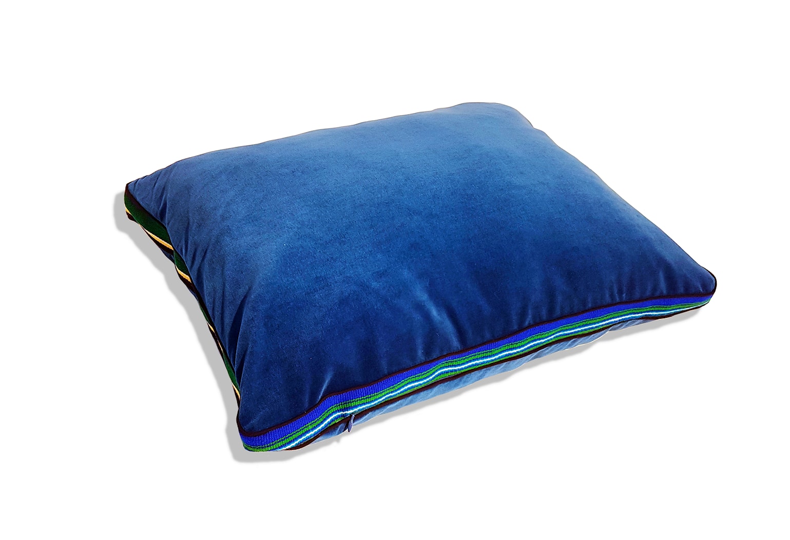 Niebieska aksamitna poduszka od Folka - zdjęcie od Folka - Homebook