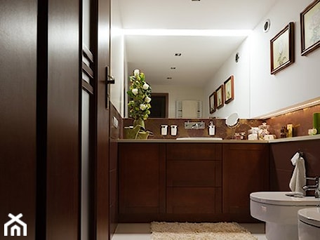 Aranżacje wnętrz - Łazienka: łazienka klasyczna - Łazienka, styl tradycyjny - Malee - Projektowanie z pasją. Przeglądaj, dodawaj i zapisuj najlepsze zdjęcia, pomysły i inspiracje designerskie. W bazie mamy już prawie milion fotografii!