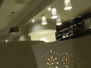 Restauracja Konstancja - ceramiczne świeczniki i lampki - zdjęcie od Pass-tell Pracownia Projektowa