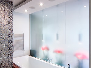 łazienka z "oknem" 1 - zdjęcie od noomo studio architektury