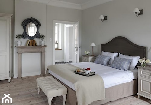 PAŁAC KAMIENIEC - SYPIALNIE - Średnia szara sypialnia z łazienką, styl tradycyjny - zdjęcie od MARTA PERSKA INTERIORS