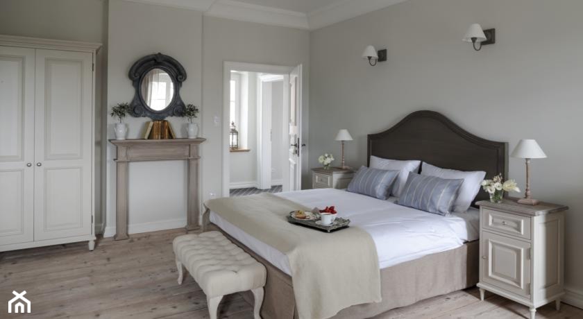 PAŁAC KAMIENIEC - SYPIALNIE - Średnia szara sypialnia z łazienką, styl tradycyjny - zdjęcie od MARTA PERSKA INTERIORS - Homebook