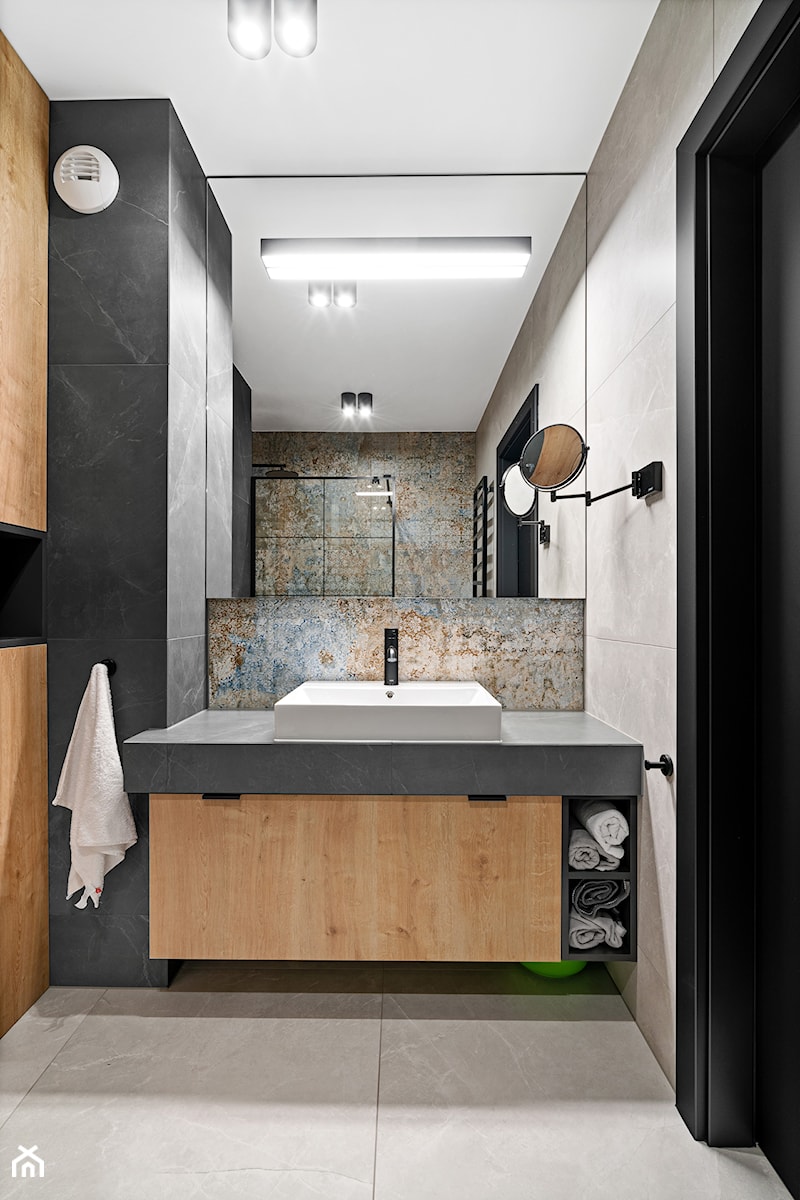 Realizacja loftowego mieszkania M01_2022 Bielawa - Łazienka, styl industrialny - zdjęcie od Aretzky Design