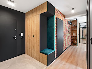 Realizacja loftowego mieszkania M01_2022 Bielawa - Hol / przedpokój, styl industrialny - zdjęcie od Aretzky Design