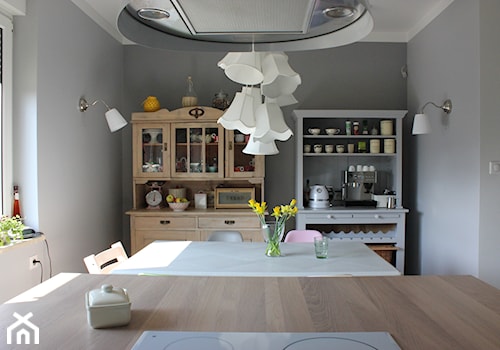 Projekt 3 - Średnia szara jadalnia w kuchni - zdjęcie od Sylwia Królikowska-Ciągło / Atelier wnętrzarskie