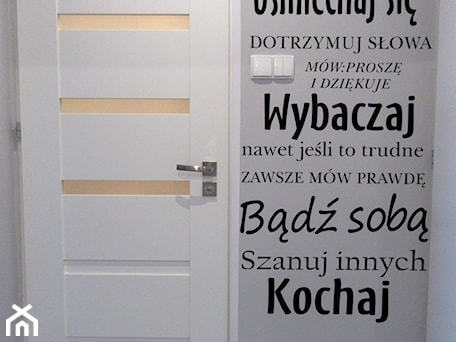 Aranżacje wnętrz - Hol / Przedpokój: Metamorfoza przedpokoju - anasa. Przeglądaj, dodawaj i zapisuj najlepsze zdjęcia, pomysły i inspiracje designerskie. W bazie mamy już prawie milion fotografii!