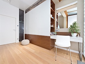 AURA - GDAŃSK CENTRUM - Średnia szara z biurkiem sypialnia, styl nowoczesny - zdjęcie od Luk Studio Pracownia Projektowa
