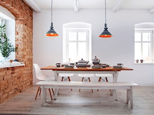 Dom w Górach Orlickich - Duża biała jadalnia jako osobne pomieszczenie, styl skandynawski - zdjęcie od Kwadraton