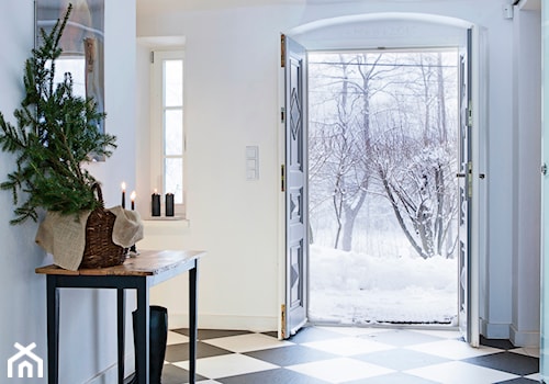 Dom w Górach Orlickich - Duży biały hol / przedpokój, styl skandynawski - zdjęcie od Kwadraton