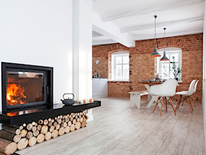Metamorfoza domu w Górach Orlickich Konkurs - Duża biała brązowa jadalnia jako osobne pomieszczenie - zdjęcie od Kwadraton