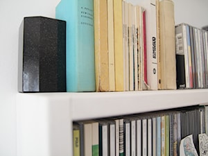 Graniatowy ogranicznik na półkę z książkami - zdjęcie od W Z O R C O W N I A