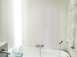 łazienka w stylu nowoczesnym - Z punktowym oświetleniem łazienka, styl nowoczesny - zdjęcie od 1metr2.pl