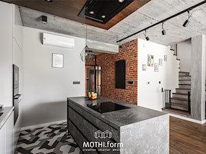 MOTHI.form ⋅ DOM W CHARAKTERZE INDUSTRIALNYM w Skawinie - Kuchnia, styl industrialny - zdjęcie od MOTHI.form