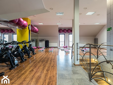 Aranżacje wnętrz - Wnętrza publiczne: fitnessKa studio - SAJE ARCHITEKCI Joanna Morkowska-Saj. Przeglądaj, dodawaj i zapisuj najlepsze zdjęcia, pomysły i inspiracje designerskie. W bazie mamy już prawie milion fotografii!