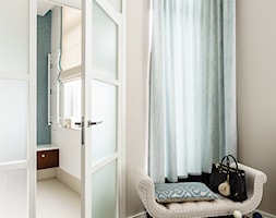 Konkurs apartament w Gdyni - Mała szara sypialnia, styl nowoczesny - zdjęcie od SAJE ARCHITEKCI Joanna Morkowska-Saj - Homebook