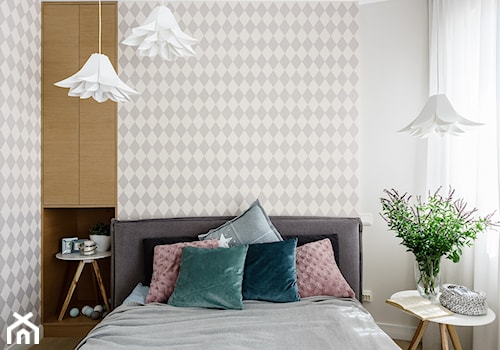 family spot - Mała biała szara sypialnia, styl nowoczesny - zdjęcie od SAJE ARCHITEKCI Joanna Morkowska-Saj
