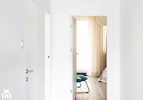 Apartamenty przy Królikarni, 120 m2 - Mały biały hol / przedpokój, styl minimalistyczny - zdjęcie od Capricorn Interiors