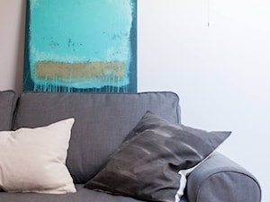 Sopot, apartament letni - Mała biała sypialnia, styl skandynawski - zdjęcie od Capricorn Interiors