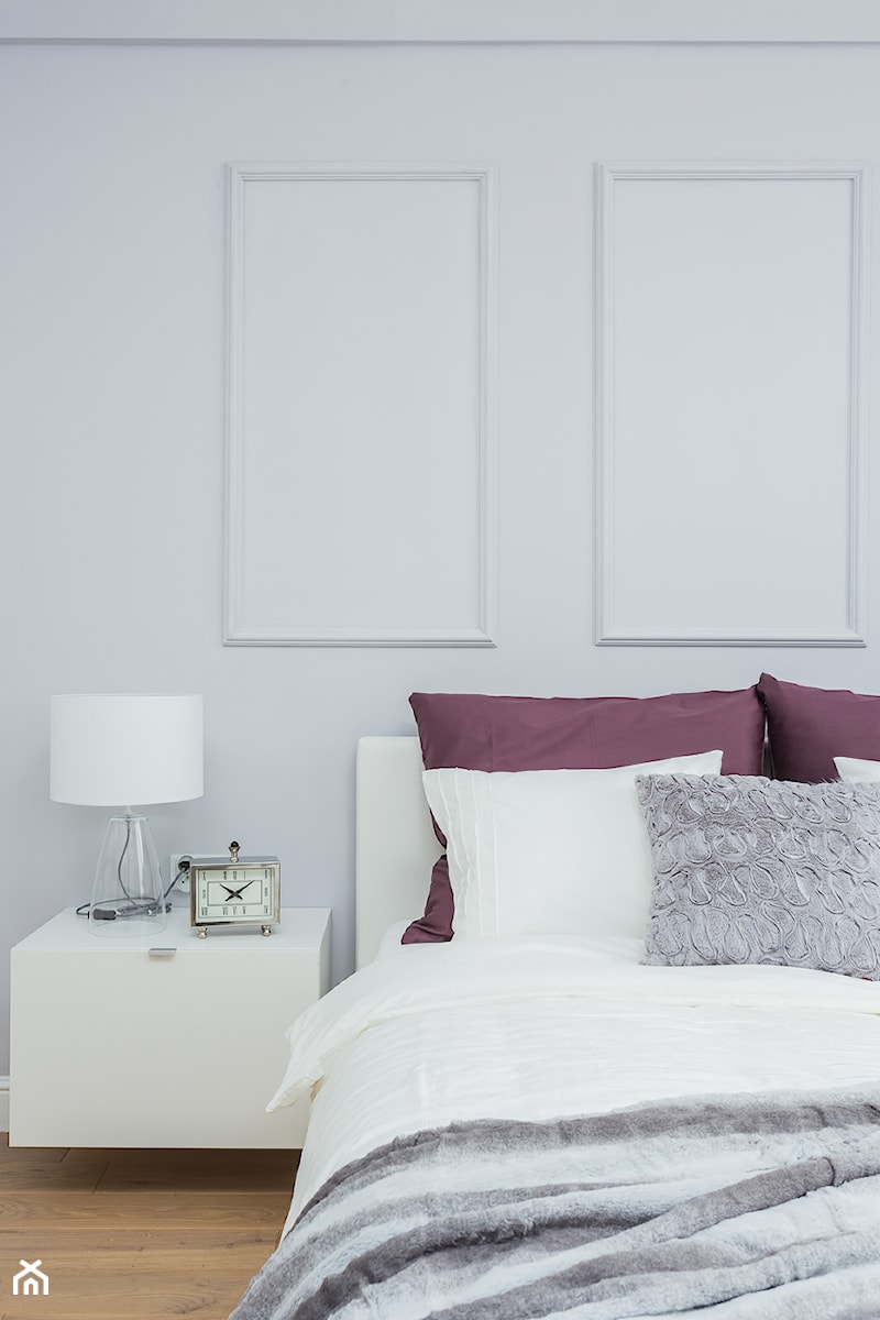 mieszkanie 80m2 na wynajem - Średnia biała z panelami tapicerowanymi sypialnia, styl glamour - zdjęcie od Pracownia Wielkie Rzeczy