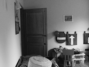 pokój Filipa - Średni biały pokój dziecka dla dziecka dla chłopca dla dziewczynki, styl nowoczesny - zdjęcie od Pracownia Wielkie Rzeczy