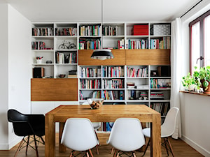 mieszkanie 80m2 - Średnia biała jadalnia w salonie, styl skandynawski - zdjęcie od Pracownia Wielkie Rzeczy