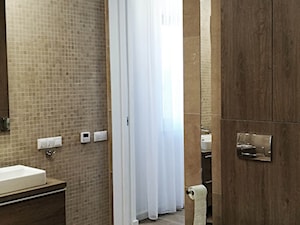 REALIZACJA -DOM POD BYDGOSZCZĄ - Średnia z punktowym oświetleniem łazienka z oknem, styl nowoczesny - zdjęcie od APA TROJANOWSCY