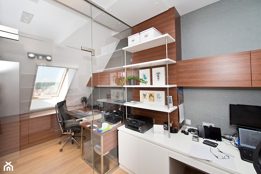 Gabinet - Średnie w osobnym pomieszczeniu białe szare biuro, styl nowoczesny - zdjęcie od Fawre s.c.
