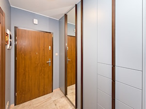 przedpokój i korytarz - Średni niebieski hol / przedpokój - zdjęcie od Fawre s.c.