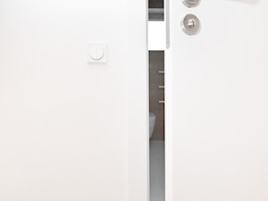przedpokój i korytarz - Biały hol / przedpokój - zdjęcie od Fawre s.c.