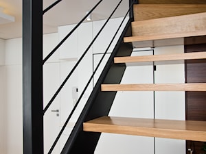 przedpokój i korytarz - Schody wachlarzowe drewniane metalowe - zdjęcie od Fawre s.c.